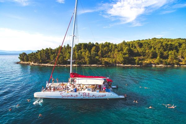 Central-Dalmatia-islands-Sailing-tour-catamaran-day-trip